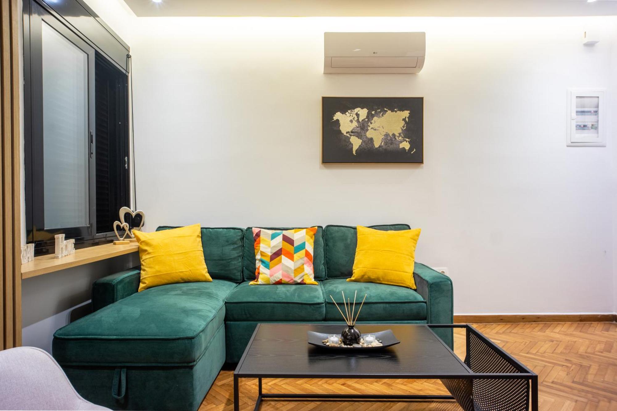 Explore Kolonaki Base Apartment Athen